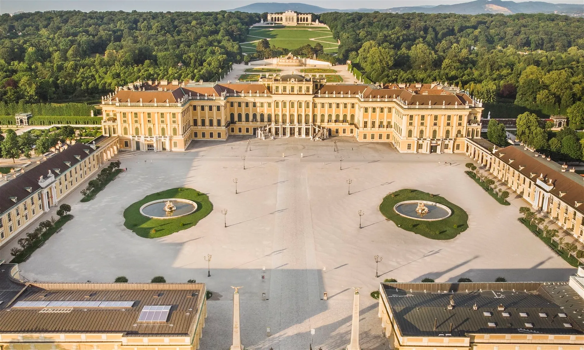 La reggia dall’esterno